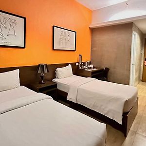 Kamar kembar standard